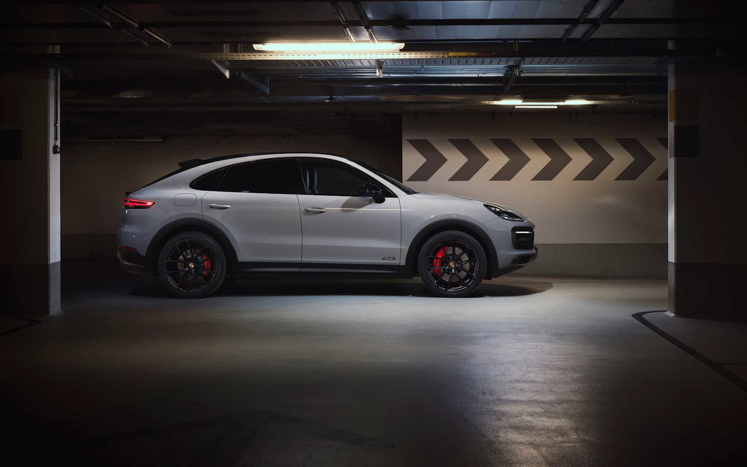 Porsche Cayenne GTS Coupe 2021 SUV Drive